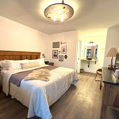 Inn History Tombstone Bagian luar foto
