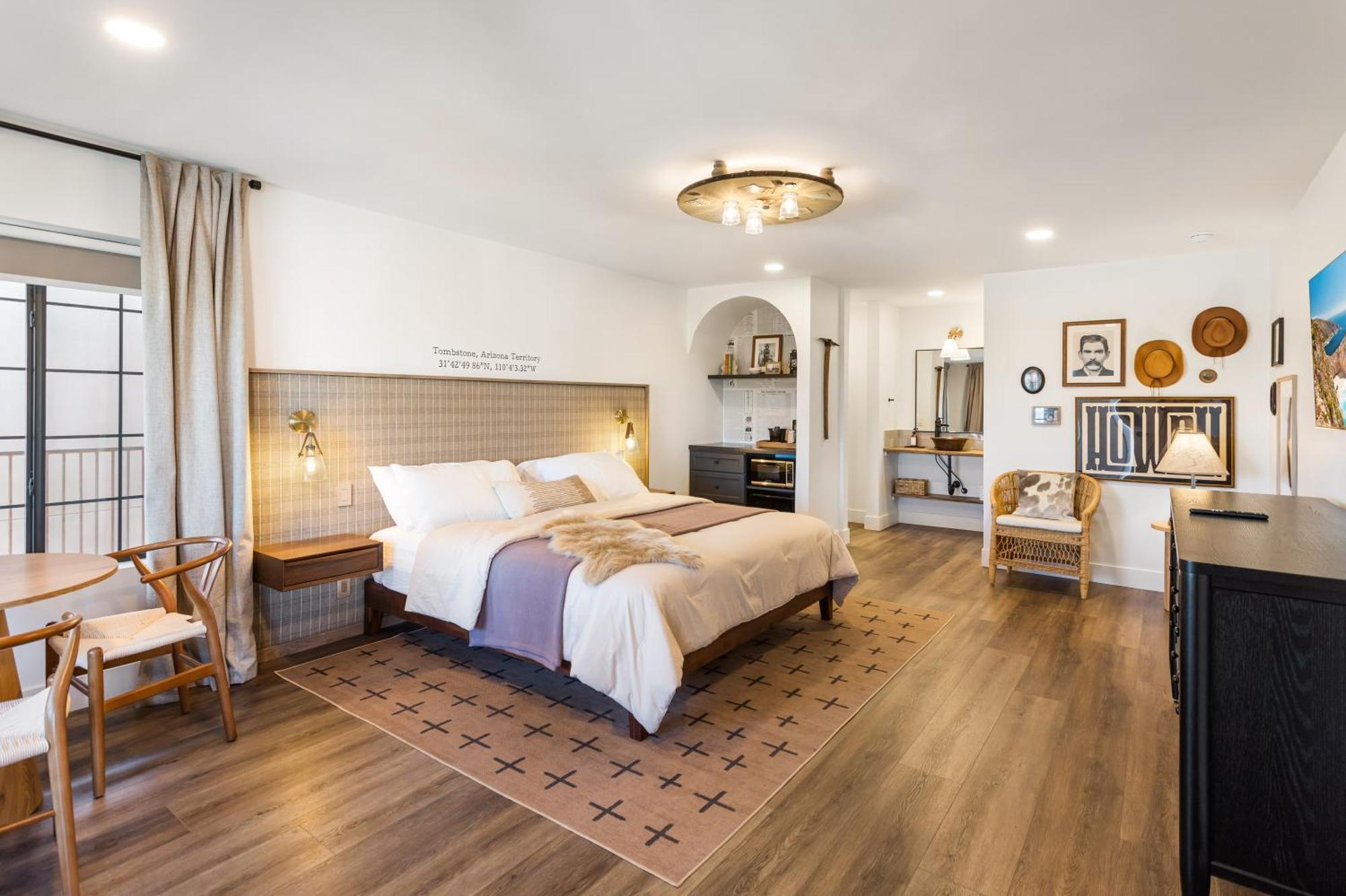 Inn History Tombstone Bagian luar foto