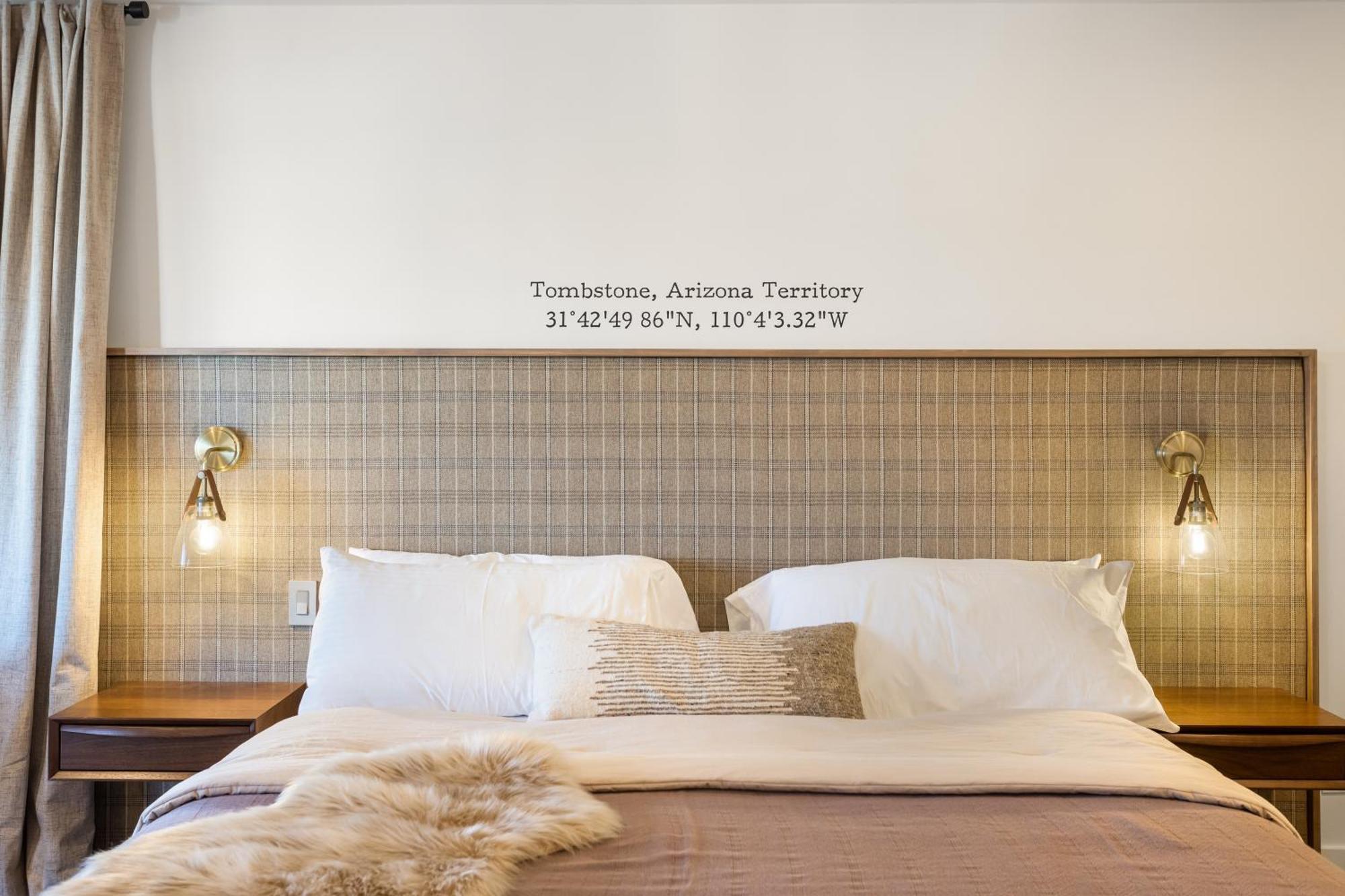 Inn History Tombstone Bagian luar foto